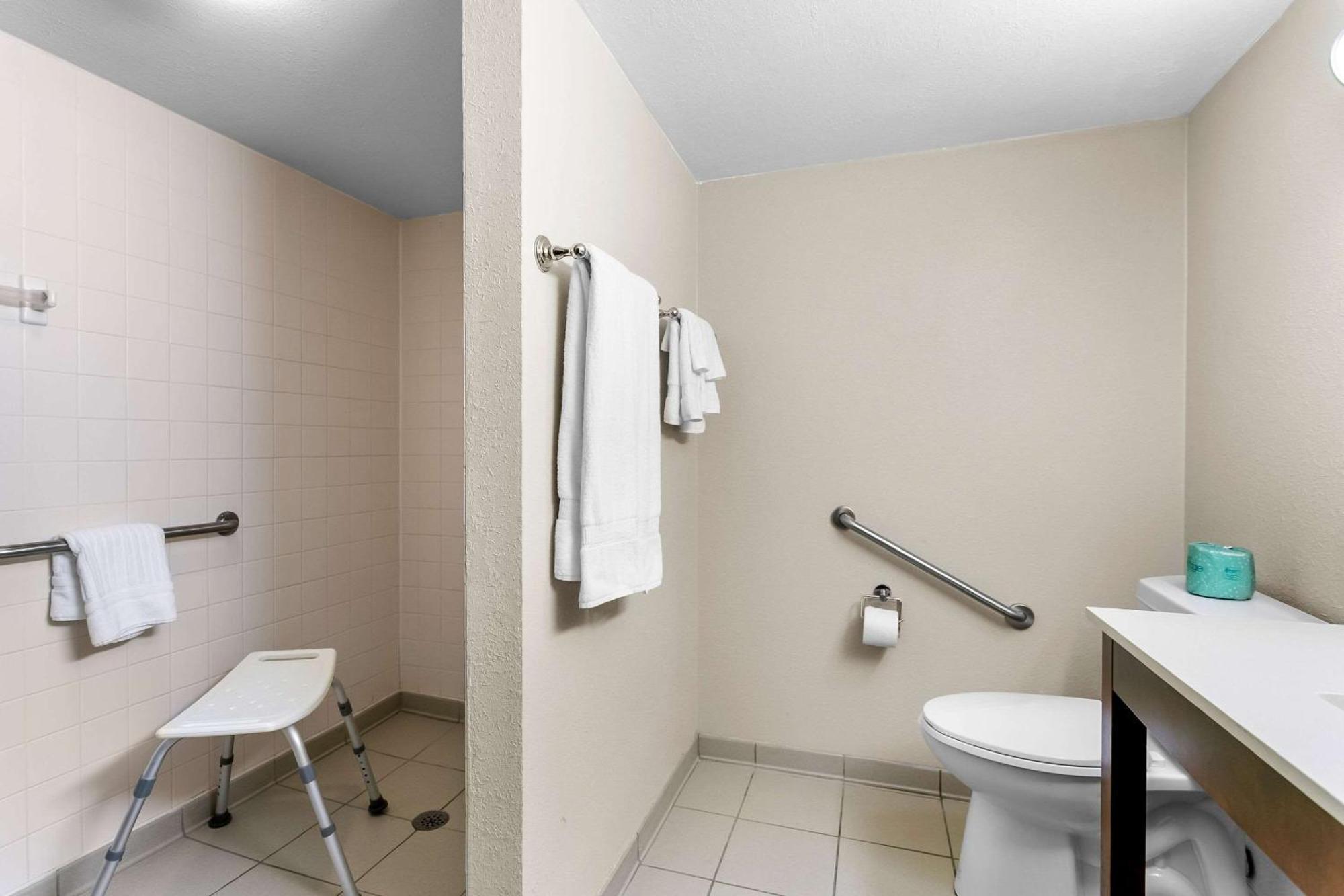 Comfort Inn Red Horse Frederick Ngoại thất bức ảnh