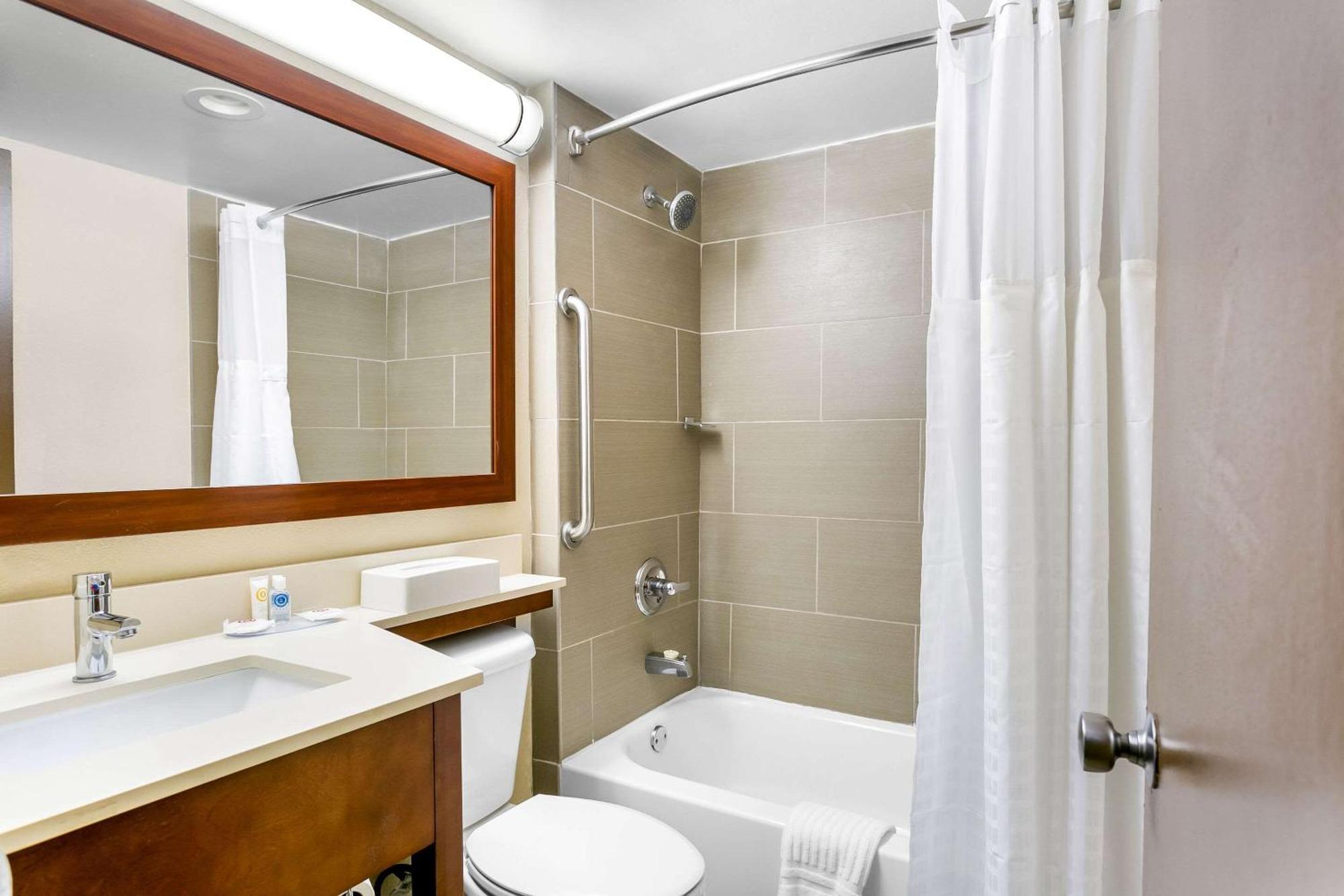 Comfort Inn Red Horse Frederick Ngoại thất bức ảnh