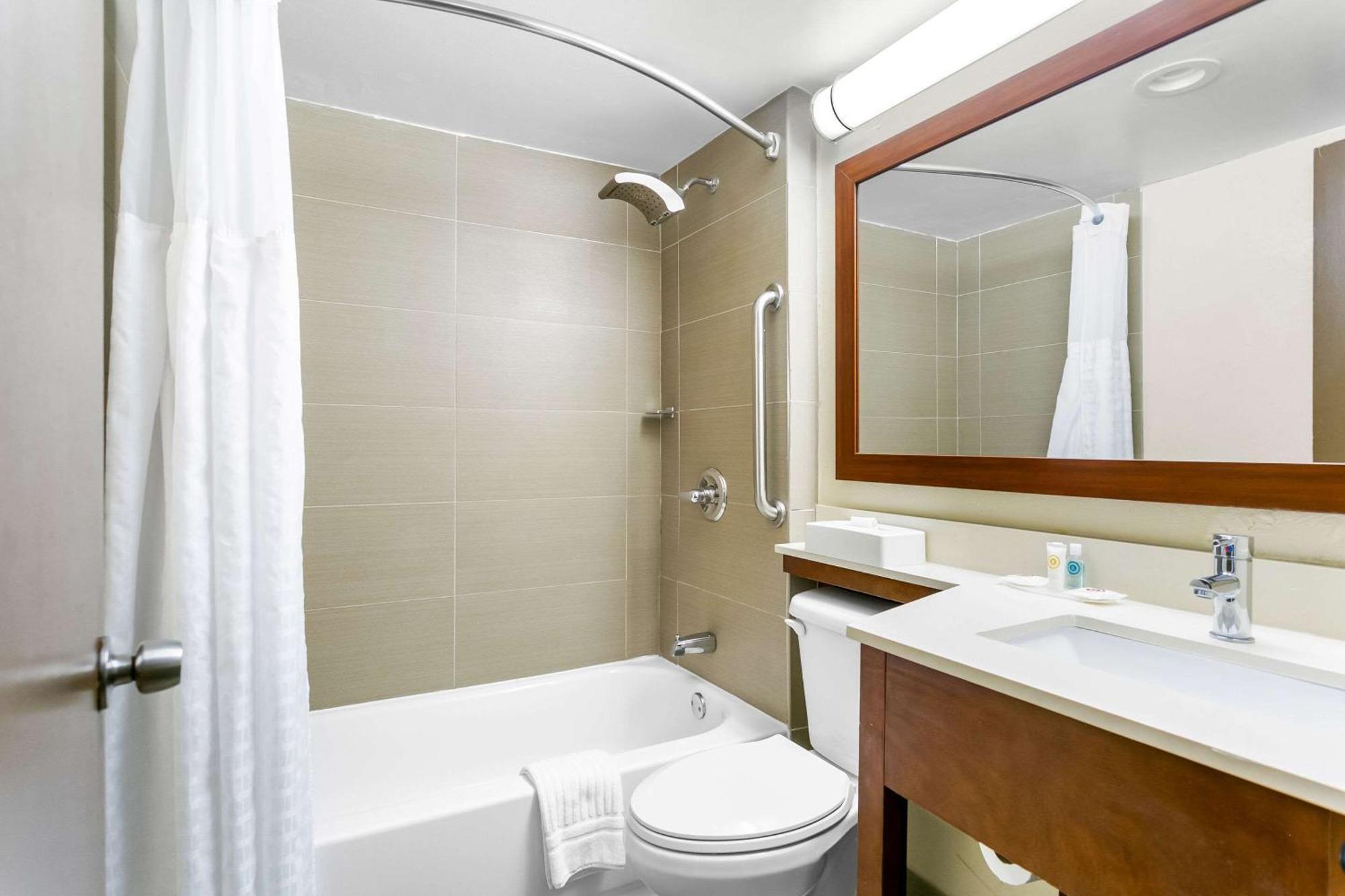 Comfort Inn Red Horse Frederick Ngoại thất bức ảnh